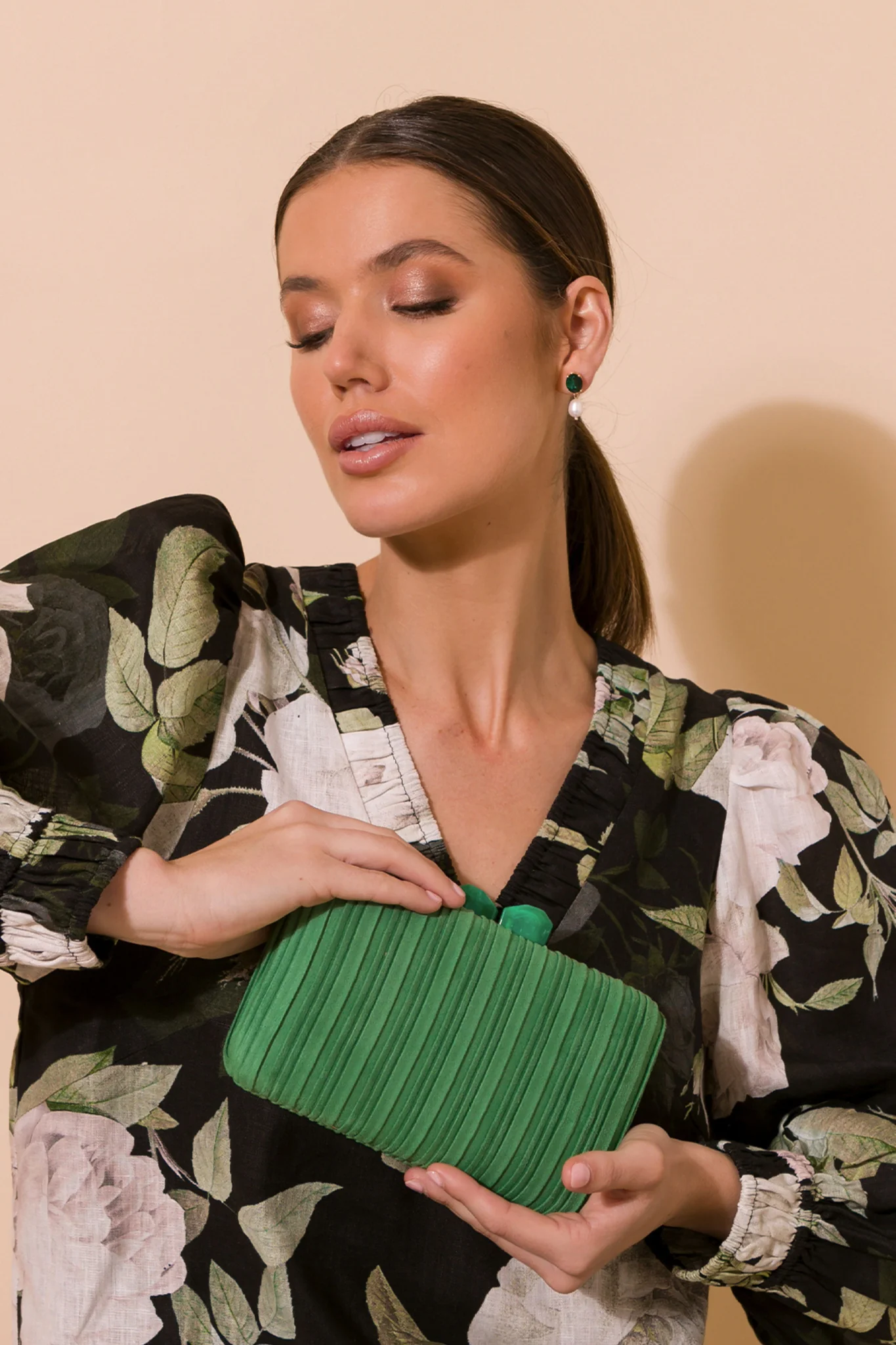 Adorne - Everleigh Fine Pleat Resin Clasp Clutch - Green